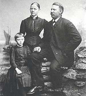 Albin Nyman, hustrun Mathilda och dottern Dahlia