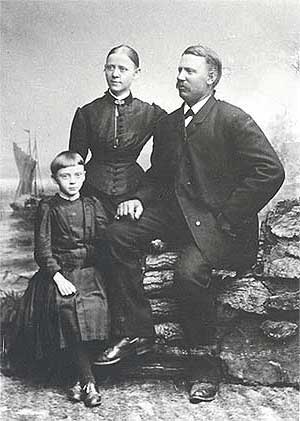 Albin Nyman med hustrun Mathilda och dottern Dahlia